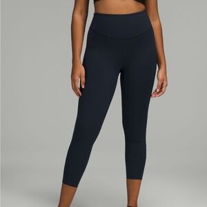 Lululemon Base Pace High-Rise Tight 25” in Navy Sz 6
